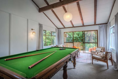 Highfield on High - 50m to the Redwoods Forest with Spa Pool House in Rotorua