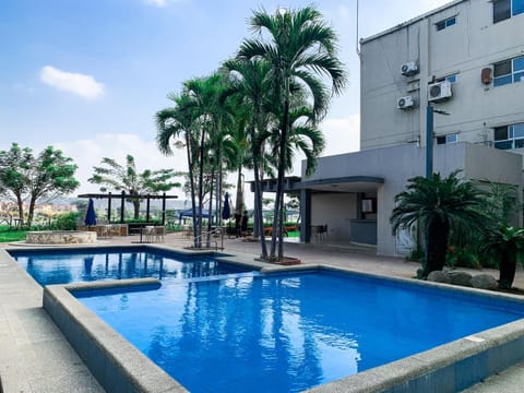 Property building, Day, Pool view, Swimming pool, Swimming pool