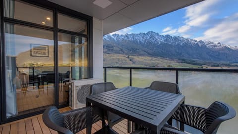 Stylish Top Floor 2 Bedroom Apartment Apartment in Queenstown