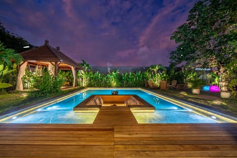 Night, Natural landscape, Garden, Balcony/Terrace, Lounge or bar, Garden view, Pool view, Swimming pool, Swimming pool, sunbed