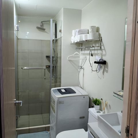 Field Residence Cozy Condo In Paranaque Apartment hotel in Las Pinas