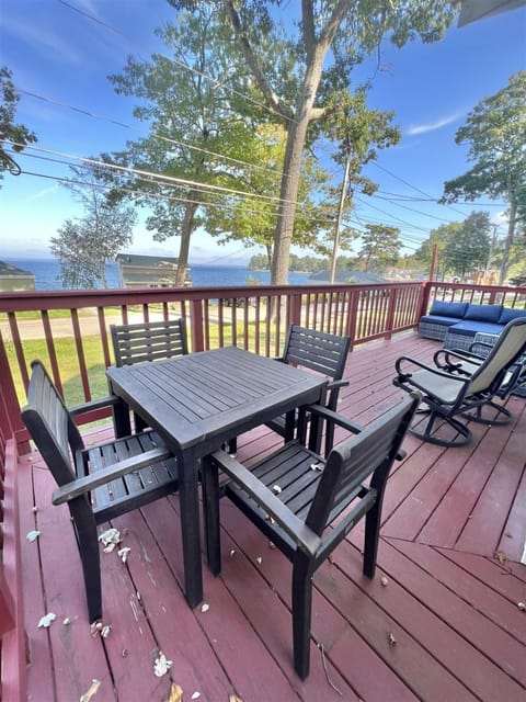 WARD'S COVE LIMIT 4 cottage House in Sebago Lake