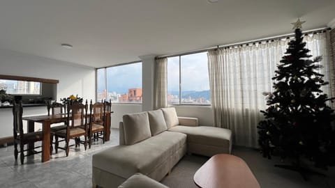 Living room, Dining area, Mountain view