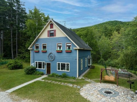 Newbury NH Getaway close to Mt Sunapee and Lake Sunapee Casa in Newbury