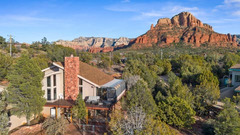 Hiking Trails Close By with VIEWS in Chapel area & Dog Friendly! Yavapino Retreat House in Sedona