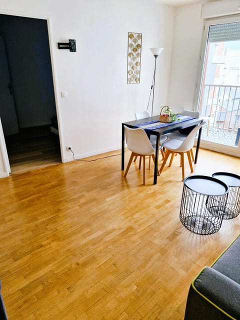 2 Pièces, Paris Stade de France, Parking Apartment in Saint-Denis, France