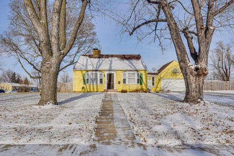 2 Mi to Dtwn Home with Fenced Yard in Sioux Falls House in Sioux Falls