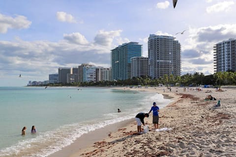 Neighbourhood, Beach