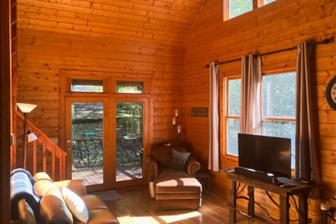 The Rushing Creek Cabin House in Nantahala