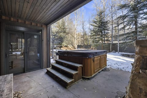 Luxury Mountain Retreat with Hot Tub in Park City House in Park City