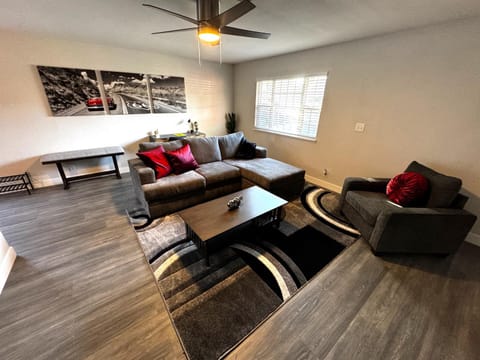 The Spot DTLV - Walk Downtown Las Vegas and Minutes from the Strip! Apartment in Las Vegas