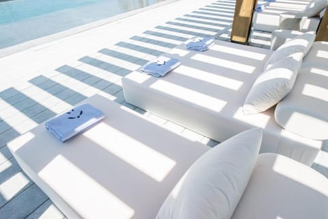 sunbed, towels