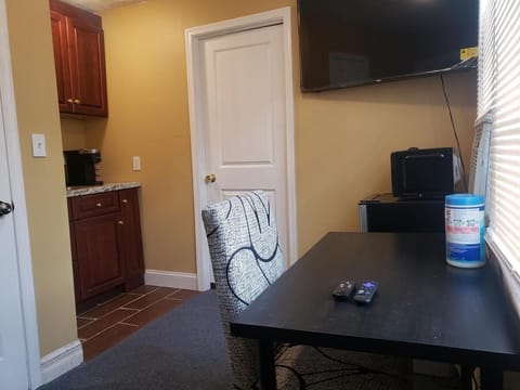 Unit-D Private unit near downtown Washington DC and metro train station Apartment in Capitol Heights