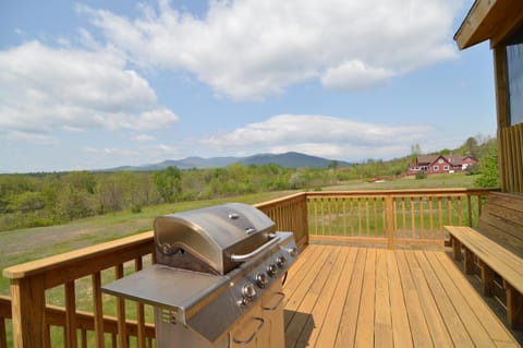 BBQ facilities, View (from property/room), Balcony/Terrace, Mountain view