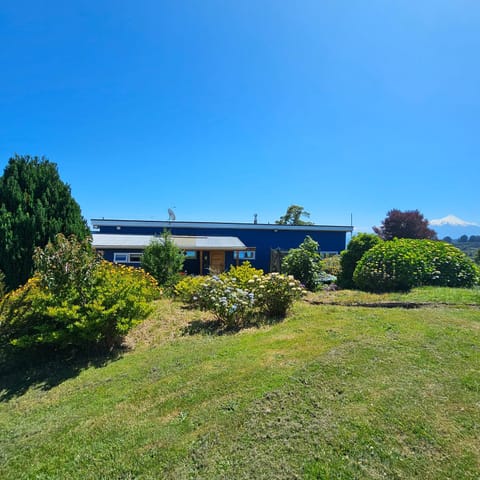 CASA VISTA LAGO PUERTO VARAS - acceso al lago House in Los Lagos, Chile