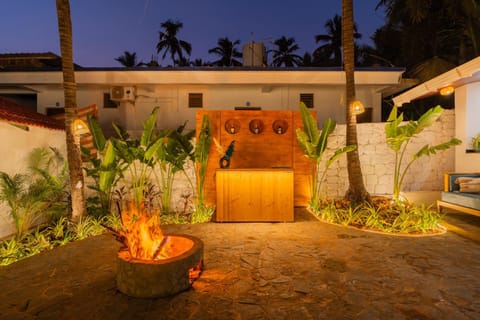 Property building, Garden, Garden view