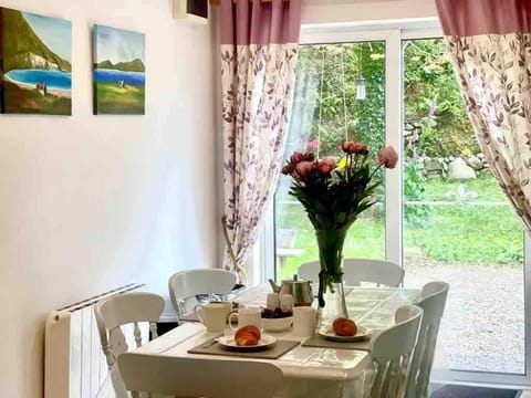 Fionas thatched cottage eile House in County Kerry