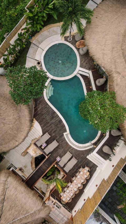 Dining area, Swimming pool