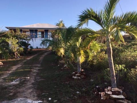 House of Blue at Turtle Cove Long Island Bahamas Villa in Cuba