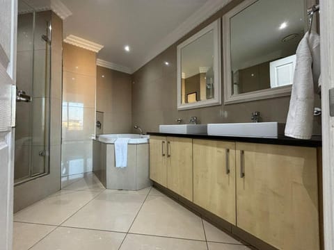 Ushaka point waterfront Apartment in Durban