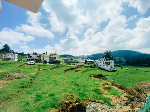 Nearby landmark, Day, Natural landscape, Lake view, Mountain view