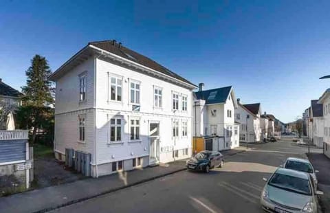 Private apartment with balcony in central Stavanger Apartment in Stavanger