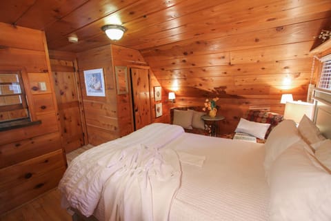 Elliott House Boutique Hotel Bed and Breakfast in Shaver Lake