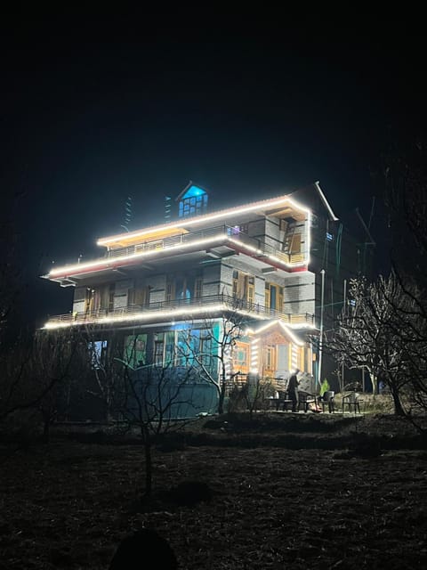 Devdaar Valley View Bed and Breakfast in Himachal Pradesh