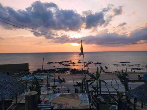 Nearby landmark, Day, Natural landscape, Beach, Sea view, Sunrise, Sunset