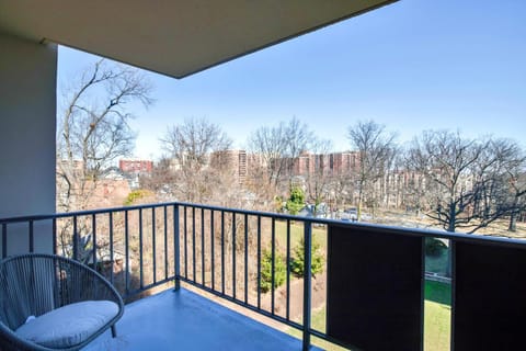 View (from property/room), Balcony/Terrace, Seating area