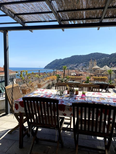 View (from property/room), Balcony/Terrace, Dining area, City view, Sea view