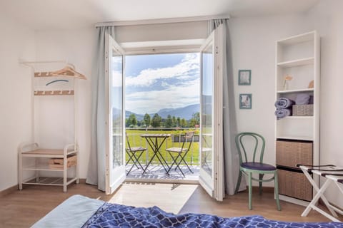 Day, Natural landscape, View (from property/room), Balcony/Terrace, Photo of the whole room, Bedroom, Mountain view