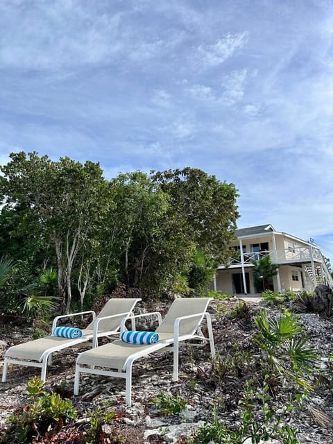 Nadhi - Waterfront House House in Turks and Caicos Islands