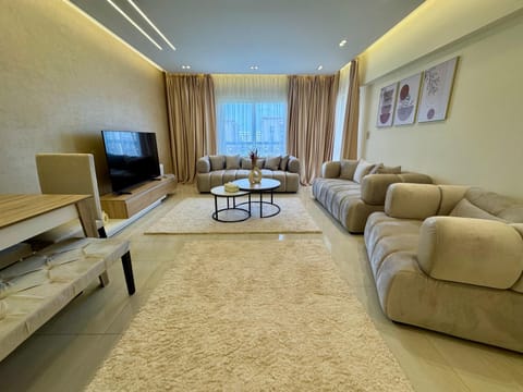 Communal lounge/ TV room, TV and multimedia, Living room, Seating area, Evening entertainment