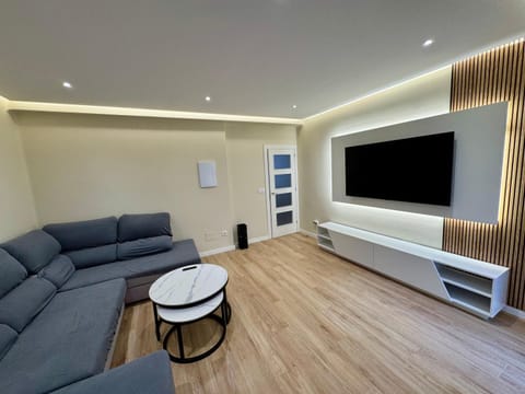 Communal lounge/ TV room, TV and multimedia, Evening entertainment