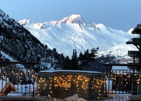 Mt Blanc view in Arc 1950 'Ski-in, Ski-out' resort Apartment in Bourg-Saint-Maurice