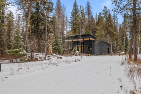 Wagon Wheel Hideaway - All season new build home near Tamarack Resort & Lake Cascade House in Valley County