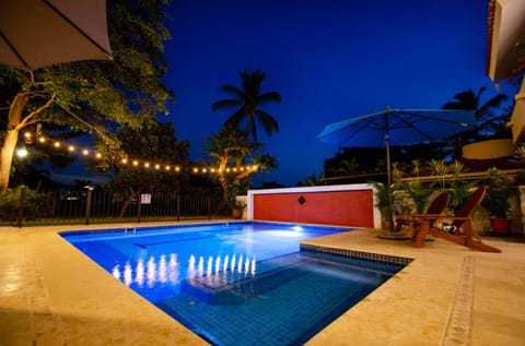 Patio, Swimming pool, Swimming pool