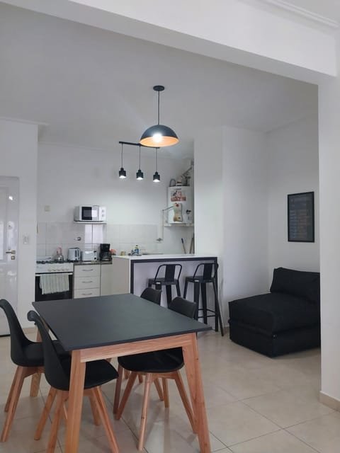 DEPARTAMENTO con COCHERA PARA 5 PERSONAS Apartment in Bahía Blanca