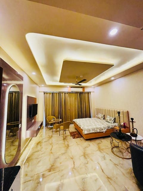 Luxevibes studio Vacation rental in Noida