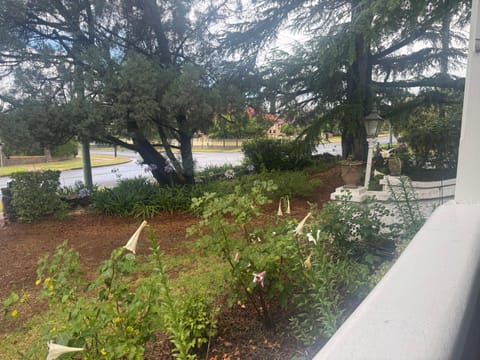 Belmore Cottage - Historic home in Central South Villa in Armidale