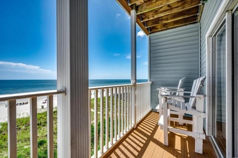 Luxurious 7BR Oceanfront Condo Apartment in North Myrtle Beach