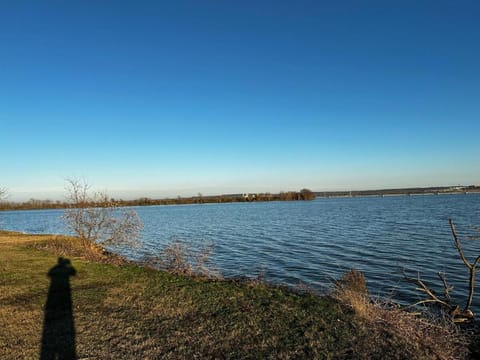 Lakeview Home in Grand Prairie House in Grand Prairie