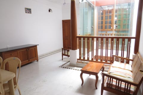 Maison Petite Singapore Bed and Breakfast in Puducherry