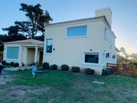 Casa Mayor House in Pinamar