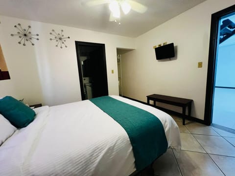 Brisas del Aeropuerto Bed and breakfast in Heredia