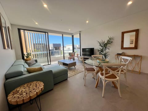 Marina Seabreeze - A Quiet Escape Apartment in Wollongong