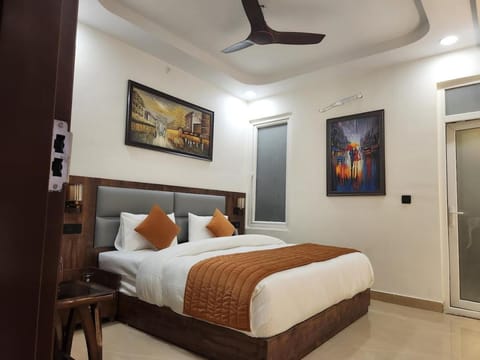 Hotel Red Flame Residency Hotel in Delhi