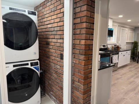 Newly Renovated Gem Fenced Backyard 2 Full Baths House in Melvindale