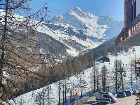 Property building, Natural landscape, View (from property/room), Mountain view